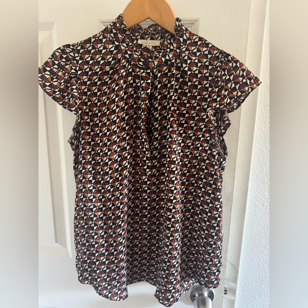 Geometric Patterned Blouse with Short Sleeves